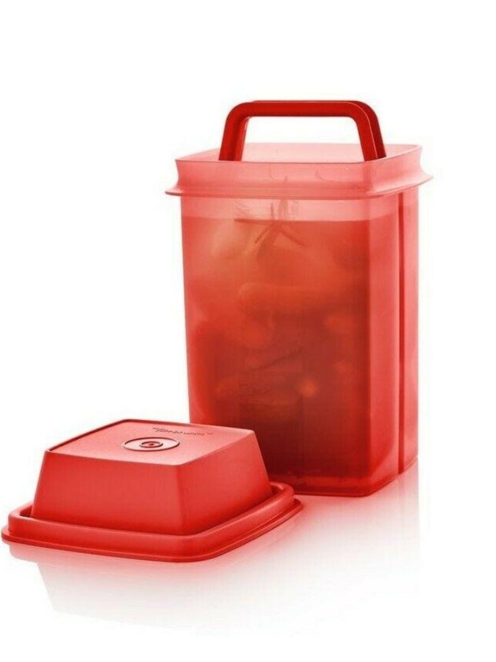 Tupperware small pick  a deli  4  cups.
For pickles  carrots  or peppers
